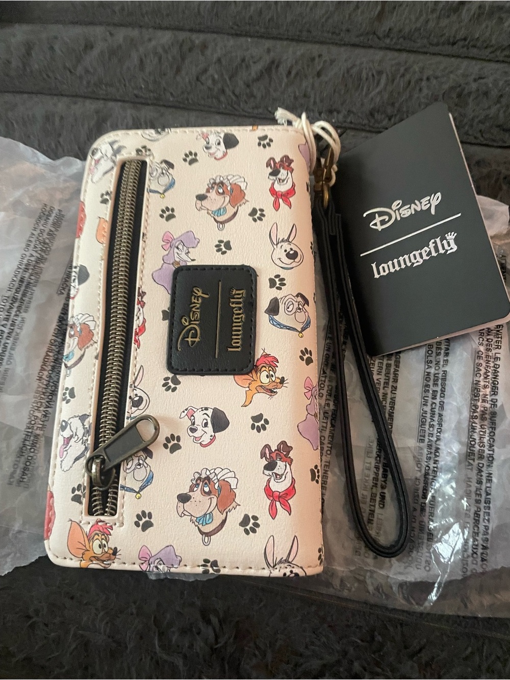 Loungefly Disney Dogs "I'm A Dog Person" Tech Wristlet Wallet - Retired NWT - Picture 2 of 3